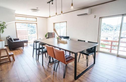 Hayama Apartment | 逗子海岸近くの広さ104平米の一棟貸しNetflixあり