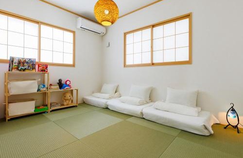 Okinawa Apartment | 那覇空港から15分DMM水族館とイーアス豊崎近く最大10名oKの南部リゾート宿OKS inn