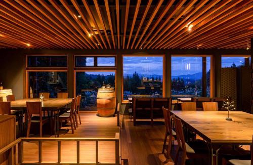 Tokamachi Hostel | 醸す森 "kamosu mori"