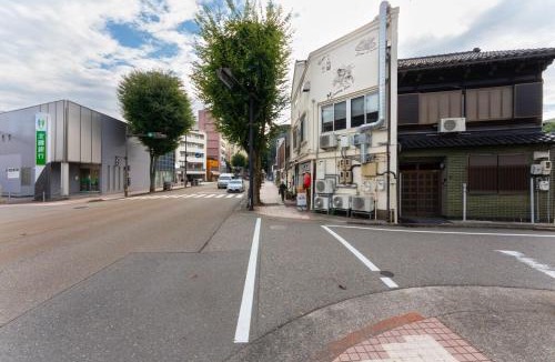 Kanazawa Apartment | 金沢駅から徒歩5分！一軒家貸し切り