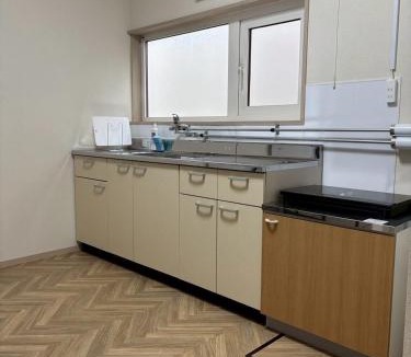 Kushiro Apartment | 釧路駅近く貸切戸建 ベッドルーム4 シングルベッド9 白金戸建