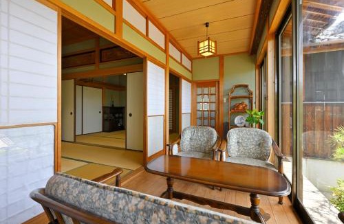 Fuchisaki Apartment | 間 はざま