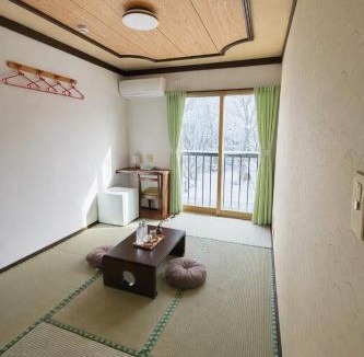 Yuzawa-machi Hotel | 雪场缆车站旁-START HOUSE PIAA-Ski IN Ski OUT