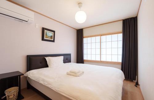 Dotonbori Apartment | 青葉邸 TSUDOI 5 Min Walk to Dotonbori and Kuromon Market 5BR Private House