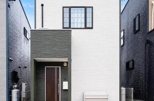 Tosu House | 鳥栖駅徒歩10分の一棟貸し,最大8名,大画面プロジェクター付き,駐車場無料,フレスポ鳥栖徒歩5分