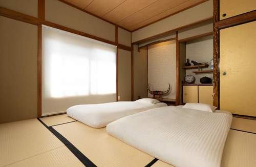 Tsuruhashi Villa | 鶴Inn 鶴橋駅徒歩5分 難波 梅田 天王寺 関西空港 奈良直通 贅沢な和モダン一軒家 蝶栖居