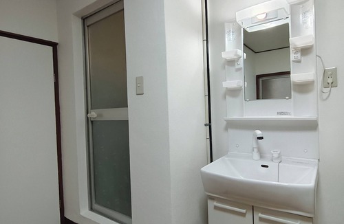 Naniwa Apartment | 1 minute from JR Imamiya station, 2/3 minutes to Namba/Shinsaibashi station by subway, 36 square meters 2DK, Guest house Chine Room 406