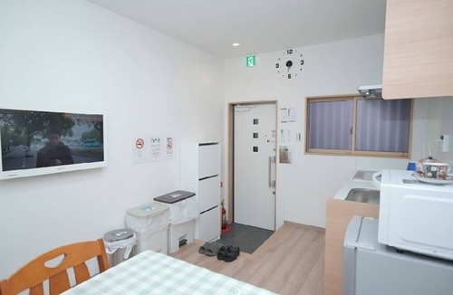 Nishinari House | 1 minute walk from Tenga-chaya station! 4 minutes to Namba Nihonbashi! 2 shower toilets! Direct access to Kansai Airport! Wi-Fi Yes!