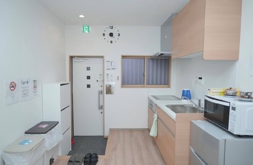 Nishinari House | 1 minute walk from Tenga-chaya station! 4 minutes to Namba Nihonbashi! 2 shower toilets! Direct access to Kansai Airport! Wi-Fi Yes!