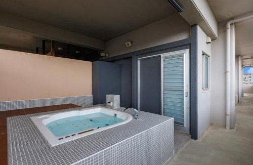 Yonabaru Apartment | 12階絶景オーシャンビュー サウナジャグジー付 BBQ可 最大6名 parking2台無料 P117