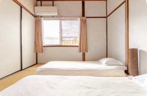 Suminoe House | 2 floors japanese style, direct to KIX, 10mins train to Namba, 5mins walk to stn , 2-6ppl