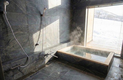 Iida Villa | 2026 New open! Slope-Front, True Ski-In/Ski-Out Luxury Villa in HAKUBA.