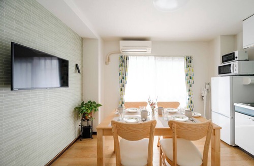 Higashishinsaibashi Apartment | 2nd Floor/Shinsaibashi River View/Near Dotonbori, Kuromon Market, and Nipponbashi Station