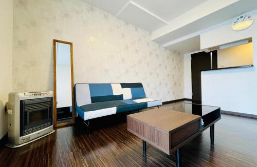 Chuo-ku Apartment | 3-5札幌駅から徒歩10分の広々38平米のデザインアパートメントのエアコン洗面台完備
