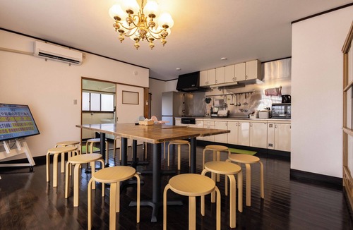 Yamaguchi House | 3-minute walk from Lohas Shimachi Onsen] Includes hot spring ticket/Uninhabited house for rent/Original Japanese landscape of satoyama.