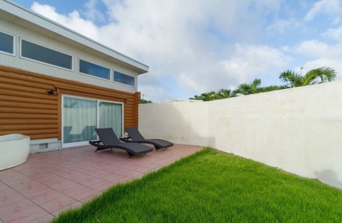 Miyakojima House | 3 nights Log house with outdoor jacuzzi 4 beds/Miyakojima Okinawa