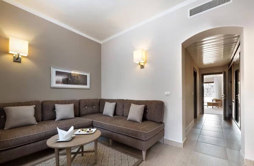 Sharm El Sheikh Hotel | 4 Inviting Rooms with Pool View - Perfect for Romantic Getaways