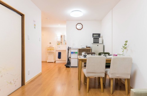 Nishinari House | 4 mins Metro to Namba. near stn. 2 floors japanese style.2tatami rooms, 2toilets