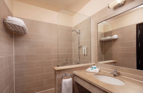 Port Ghalib Hotel | 4 Relaxing Rooms with Outdoor Pools Escape Close to Beach Attractions