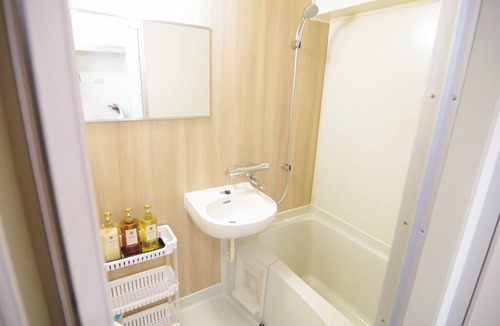 Namba Apartment | 401 6 minutes walk from Nihonbashi Station Withi - 401/Osaka Ōsaka