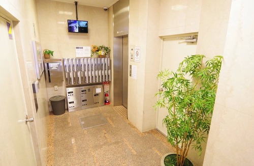 Namba Apartment | 402 6 minutes walk from Nihonbashi station Walk - 402/Osaka Ōsaka