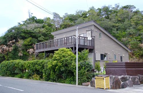 Akagina Apartment | 4BR 6人ok 空港15分 ビーチ10秒 BBQ