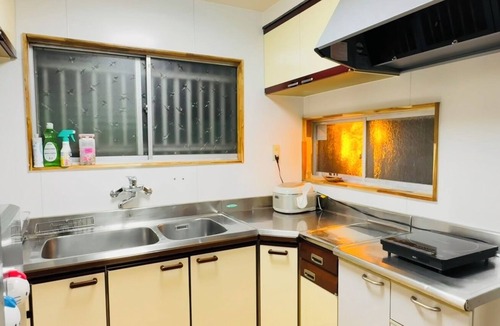 Nishinari House | 5 bedroom max 13 person.lovely house in center osaka. directly connected airport
