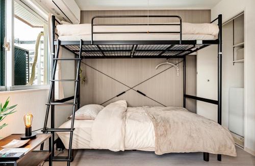 Makishi Apartment | 5 min walk to Kokusai St Artsy room with 2 beds