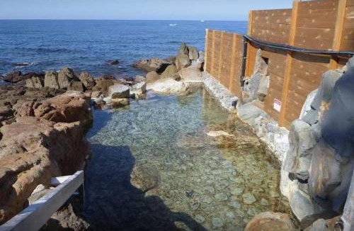 Tsubaki Onsen Villa | 5 mins walk from Yuzaki bus stop, sea view, parking lot,