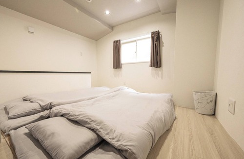 Higashinari House | 5 minutes walk from Midoribashi Station Easy acc - TRhouses / Osaka Ōsaka