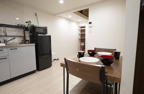 Higashinari House | 5 minutes walk from Midoribashi Station Easy acc - TRhouses / Osaka Ōsaka