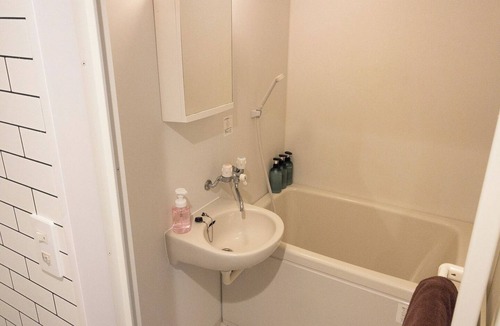 Kabukicho Apartment | 601-Natural Wood Room｜8 ppl |Custom Queen Bunk Beds｜ Golden Gai & Kabukicho|40㎡