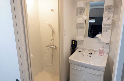 Kabukicho Apartment | 602-Black Cool Room｜8 ppl | Custom Queen Bunk Beds｜Golden Gai & Kabukicho|42㎡