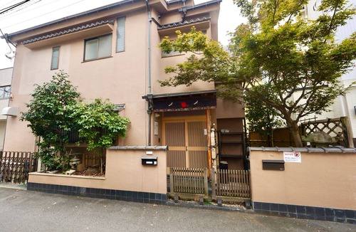 Kamiya House | 7:00 in/19:00 out negotiable】 Free shuttle service from Ikebukuro Oji-Akabane station, 14 min. from Ueno station, 1 building for rent, 2LDK +2LDK