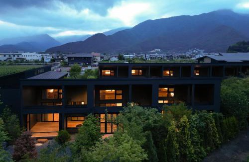 Fujikawaguchiko Hotel | 7c villa and winery