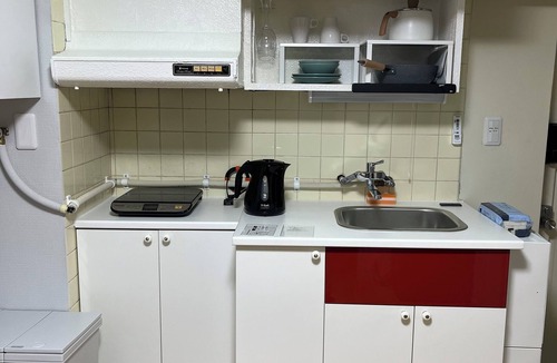 Chuo-ku Condo | 8 min from Watanabe-dori Station, 7 min from Canal City, 9 min from Tenjin-minami Station, 26.5 ㎡ Easy access to central Fukuoka