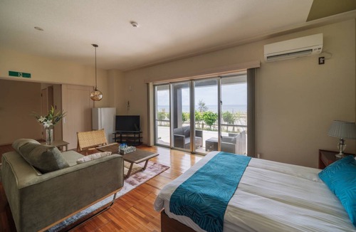 Sakimotobu Hotel | 80 m² Hotel ∙ 3 bedrooms ∙ 8 guests