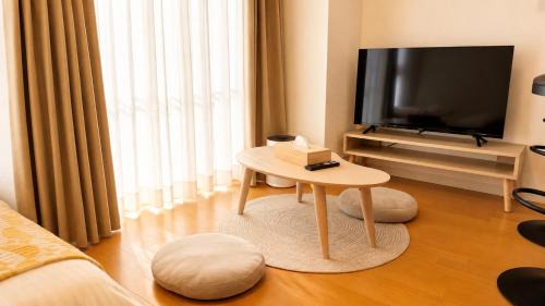 Fukushima Apartment | 801 電車でusjまで8分 梅田まで4分 ローカルな暮らしを体験できる便利な立地 スーパー徒歩すぐ