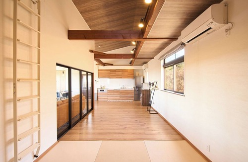 Awaji House | A panoramic view of Iwaya Beach Miamistyle villa with loft/Awaji Hyōgo