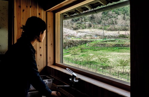 Mihara House | A renovated room that takes advantage of the goodn/Mihara Hiroshima