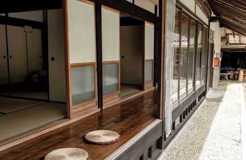 Mihara House | A renovated room that takes advantage of the goodn/Mihara Hiroshima