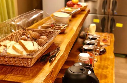 Yudanaka Shibu Onsen Bed & Breakfast | AIBIYA