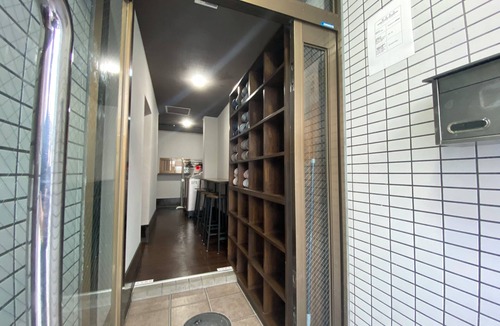 Nishinari Villa | AkiraHome Dobutsuenmae/with private bath for groups/2 min. walk from "Zoo Station"/22 bedrooms