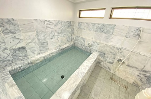 Nishinari Villa | AkiraHome Dobutsuenmae/with private bath for groups/2 min. walk from "Zoo Station"/22 bedrooms