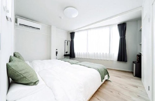 Horikiri Apartment | Alice JueQie 1minute walk to Horikiri Station ,Super convenient transportation ,Direct access to Narita Airport , Drugstore, convenience store, and shopping center downstairs