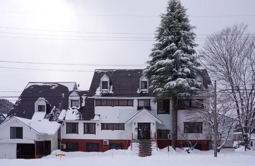 Kitaazumi-gun Bed & Breakfast | Alley Oop Hakuba
