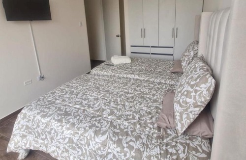 Santiago de Surco Apartment | Apartamento de 2 habitaciones con balcón y Wifi