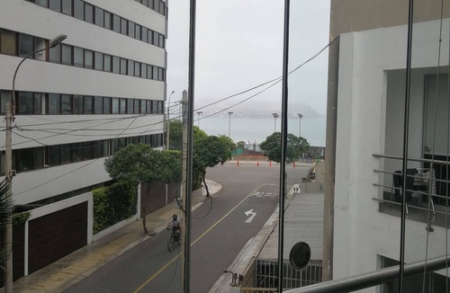 Miraflores Apartment | APARTMENT HALF A BLOCK FROM MALECON