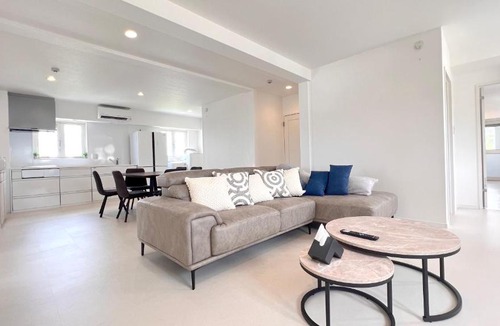 Maeda Apartment | Aqua shallows