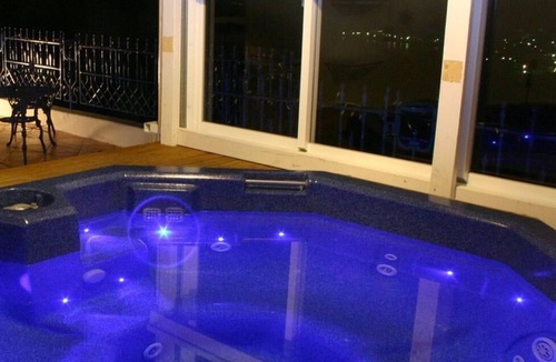 Kamogawa House | Arabianart Hotel & Gallery
